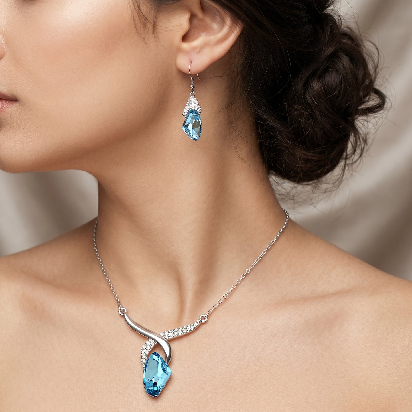 CYAN Austrian Crystal jewelry set with earrings