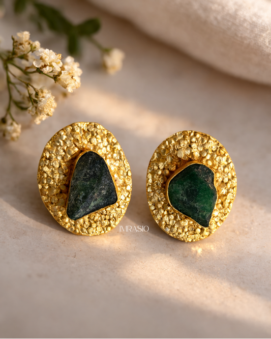 Geomterical textured bezel studs