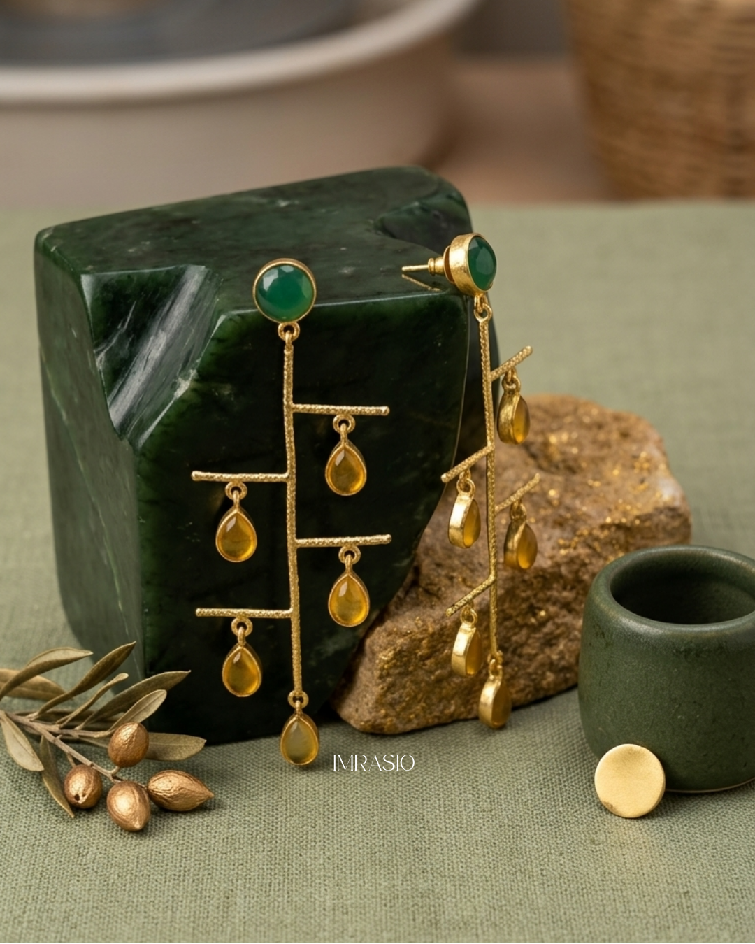 Regal Green quartz Monalisa Stone Earrings